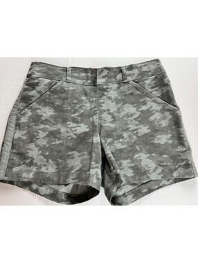 SPANX Shorts Womens M Green Camo Stone Wash Stretch Twill Pull On Comfort